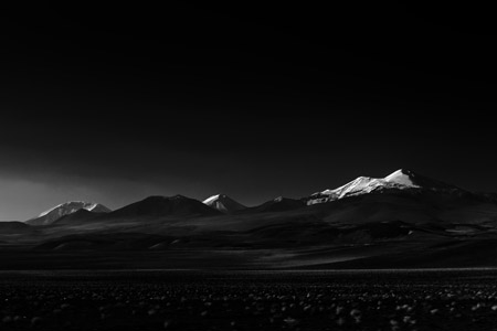 fotografia en blanco y negro del desierto de atacama